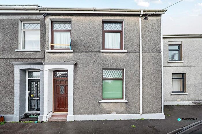 3 Bedroom Semi Detached House For Sale In Upper Mill, Llanelli, SA15
