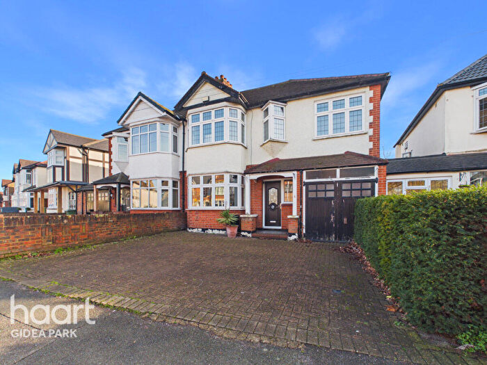 5 Bedroom Semi Detached House For Sale In Heath Park Road, Gidea Park, RM2