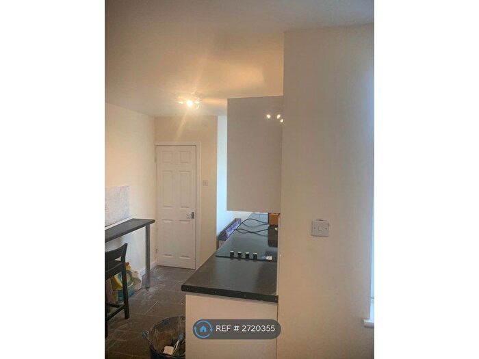 1 Bedroom Flat To Rent In Century Street, Stoke-On-Trent, ST1