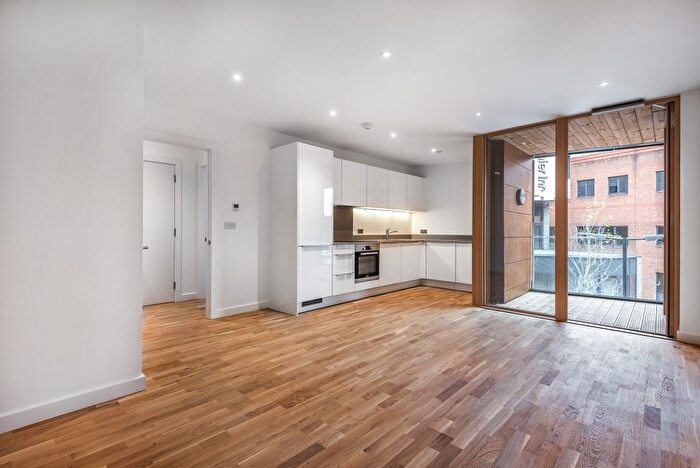 1 Bedroom Flat To Rent In St Marks Square, Bromley, Kent, BR2