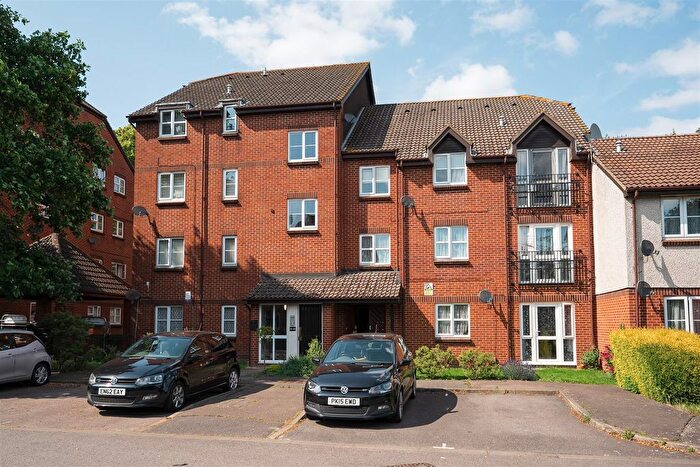 Studio To Rent In Knowles Close, Yiewsley, West Drayton, UB7