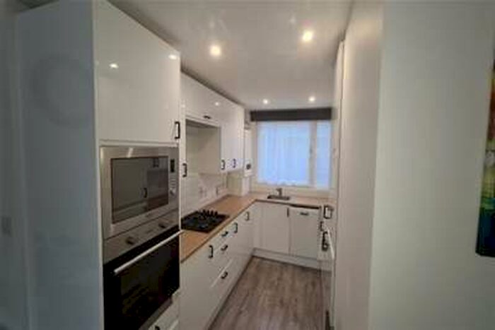 2 Bedroom Flat To Rent In Loftus Road, Barking, IG11