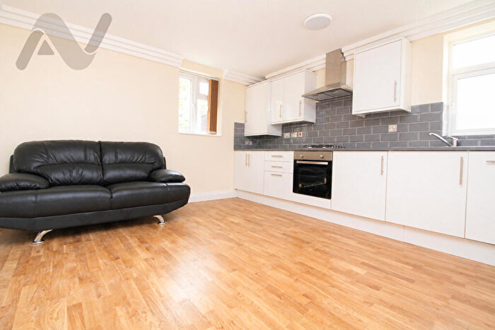 1 Bedroom Flat To Rent In Isledon Road, Finsbury Park, London, N7