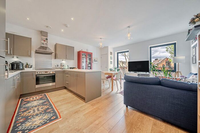 2 Bedroom Flat For Sale In Grange Road, London, SE1