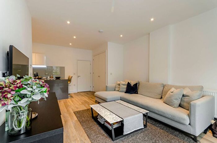 1 Bedroom Flat To Rent In Hartfield Road, Wimbledon, London, SW19