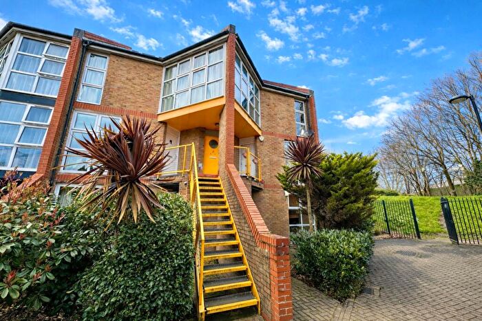 2 Bedroom Flat For Sale In Bryan Road, London, SE16