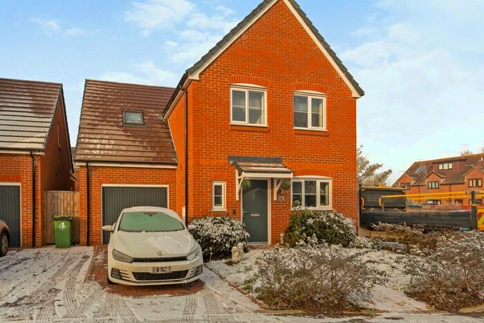 3 Bedroom Detached House For Sale In Lear Lane, Grendon Underwood, Aylesbury, HP18