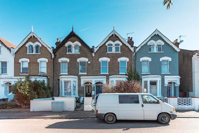 1 Bedroom Flat To Rent In Beatrice Road, Finsbury Park, N4