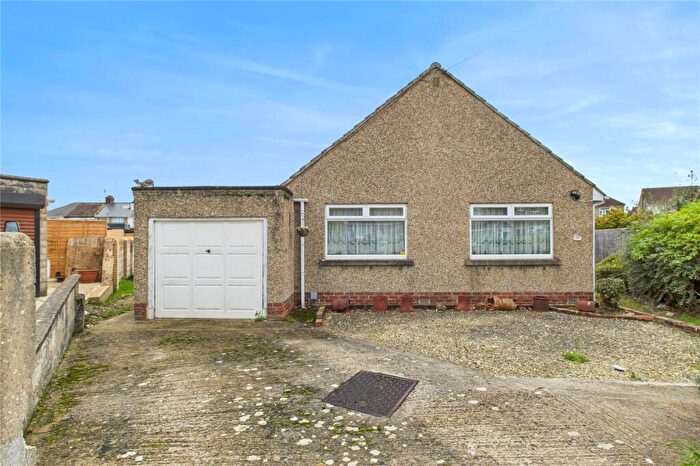 3 Bedroom Bungalow For Sale In Bessemer Close, Rodbourne Cheney, Swindon, SN2