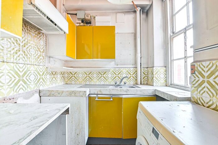 Studio For Sale In Queensway, Queensway, London, W2