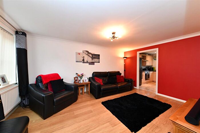 2 Bedroom End Of Terrace House For Sale In The Beacons, Stevenage, SG1