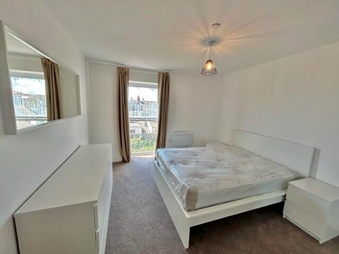 1 Bedroom Apartment To Rent In Richmond Road, Cardiff(City), CF24