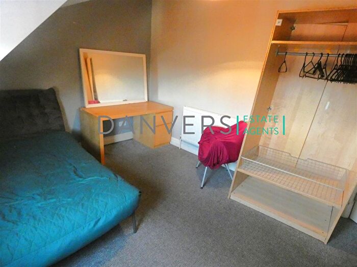 5 Bedroom End Of Terrace House To Rent In Beckingham Road, Leicester, LE2