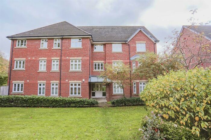2 Bedroom Flat To Rent In Brattice Drive, Pendlebury, Swinton, Manchester, M27