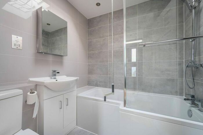 Studio To Rent In Thorndike House, Pimlico, London, SW1V