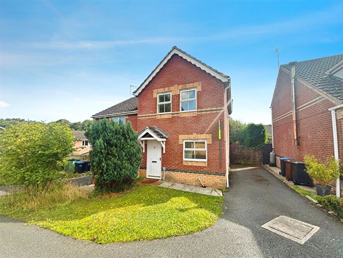 3 Bedroom Semi-Detached House For Sale In Inglenook Close, Crook, DL15