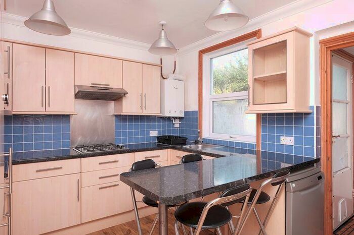 3 Bedroom Terraced House To Rent In Dewe Road, Brighton, BN2