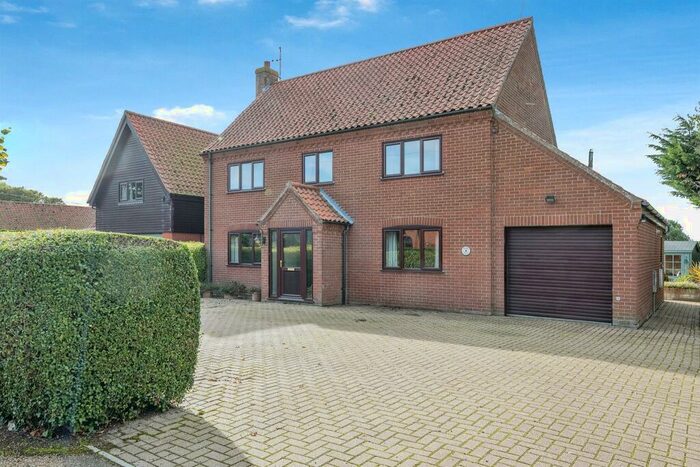 4 Bedroom Detached House For Sale In Brewery Road, Trunch, NR28