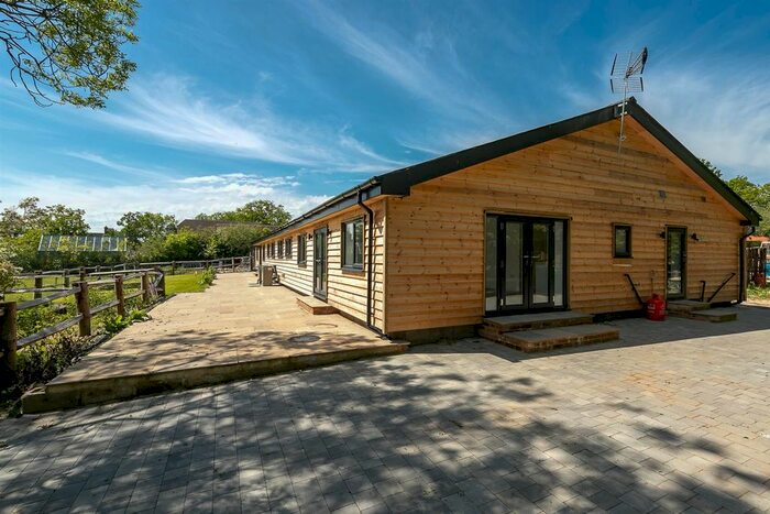 3 Bedroom Semi-Detached Bungalow To Rent In Swain Road, St. Michaels, Tenterden, TN30