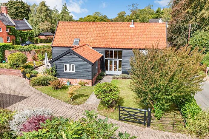 4 Bedroom Barn Conversion For Sale In Bungay Road, Thwaite, Bungay, NR35