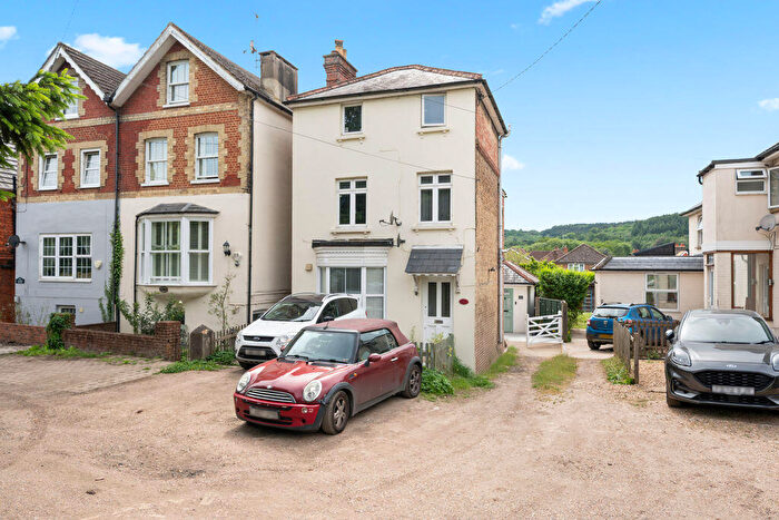 3 Bedroom Maisonette For Sale In Horsham Road, Dorking, RH5