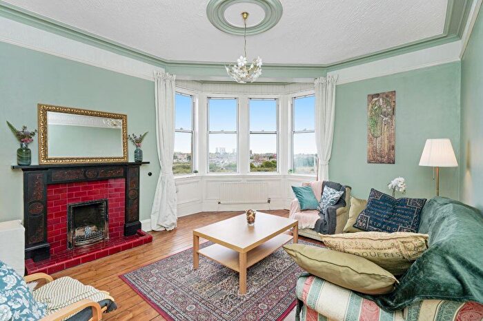 2 Bedroom Flat For Sale In / Meadowbank Avenue, Meadowbank, Edinburgh, EH8