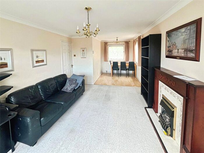 2 Bedroom Apartment For Sale In Perry Gardens, Poole, Dorset, BH15