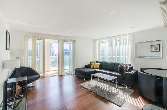 2 Bedroom Flat To Rent In Lincoln Plaza, Canary Wharf, London, E14