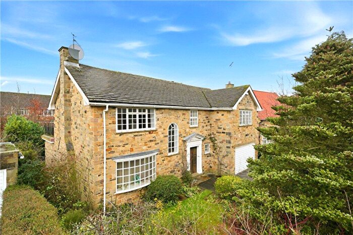 4 Bedroom Detached House For Sale In The Vale, Collingham, Wetherby, West Yorkshire, LS22