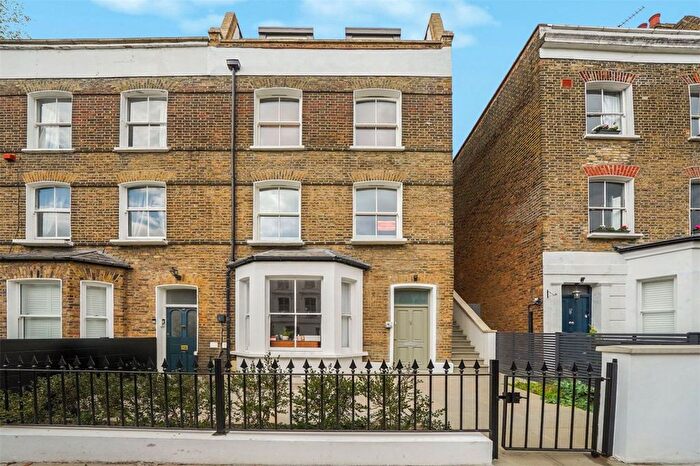 3 Bedroom Flat For Sale In Falkland Road, London, NW5