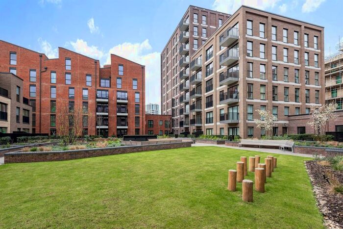 2 Bedroom Apartment To Rent In Carraway Street, Reading, RG1