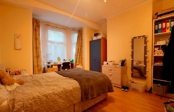 5 Bedroom Terraced House To Rent In Palmer Park Avenue, Reading, Berkshire, RG6