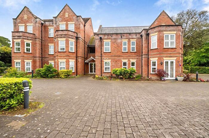 1 Bedroom Flat For Sale In Brooklyn Court, Main Road, Otterbourne, SO21
