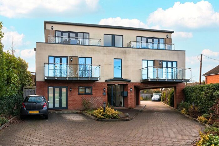 2 Bedroom Apartment For Sale In Eynsham Road, Botley, OX2