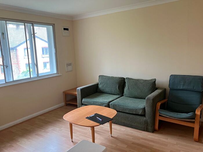2 Bedroom Flat To Rent In Juniper Court, Hounslow, TW3