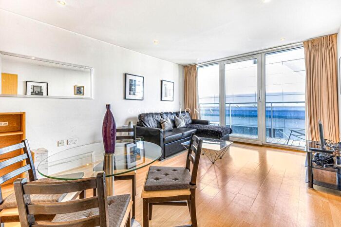 1 Bedroom Apartment For Sale In Warwick Building, Queenstown Road, London, SW11