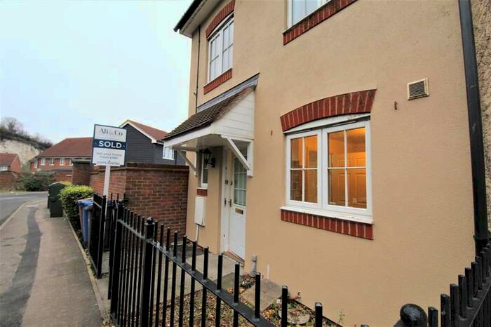 3 Bedroom Semi-Detached House To Rent In Caspian Way, Purfleet, RM19