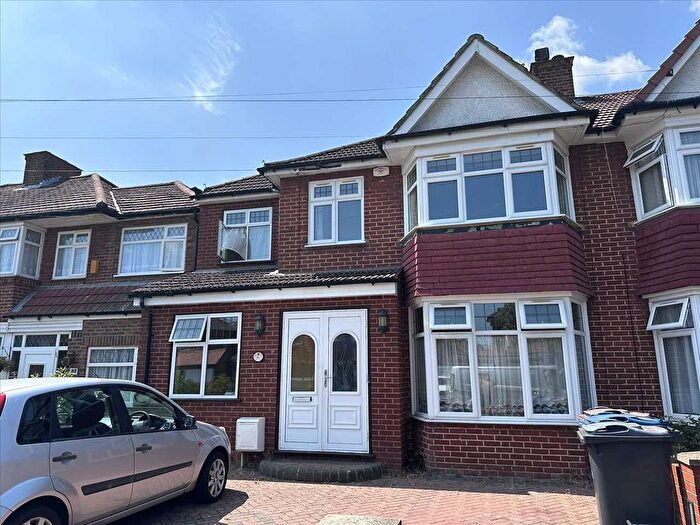 4 Bedroom Semi Detached House To Rent In Braithwaite Gardens, Stanmore, Stanmore, HA7