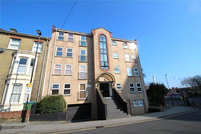 1 Bedroom Flat To Rent In Bellevue Road, Southampton, Hampshire, SO15