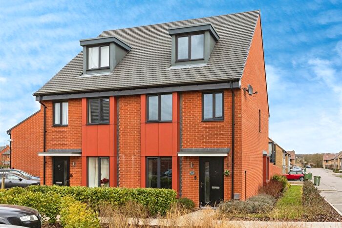 3 Bedroom Town House For Sale In Heritage Road, Kingsnorth, Ashford, TN25