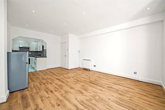 Studio To Rent In Pellatt Grove, Wood Green, N22