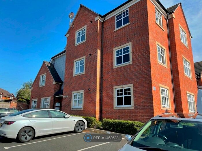 2 Bedroom Flat To Rent In Westhill Mews, Stourbridge, DY8
