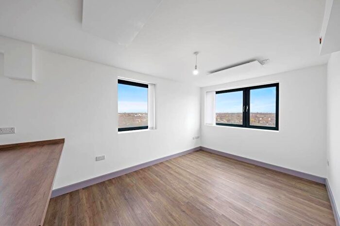 2 Bedroom Apartment To Rent In Willow House, L21