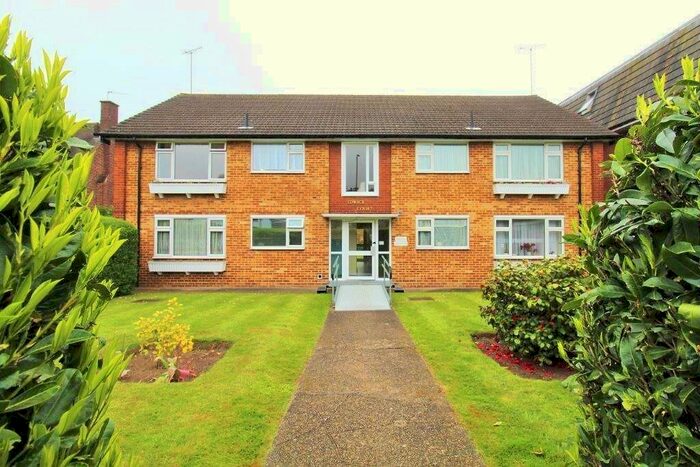 2 Bedroom Apartment To Rent In Edwick Court, Cheshunt, EN8