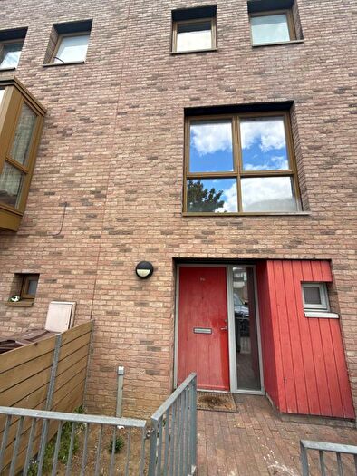 3 Bedroom Semi Detached House To Rent In Wivenhoe Road, Barking, IG11