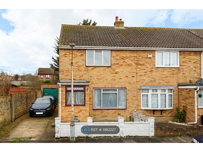 2 Bedroom Semi-Detached House To Rent In The Oaks, Hayes, UB4