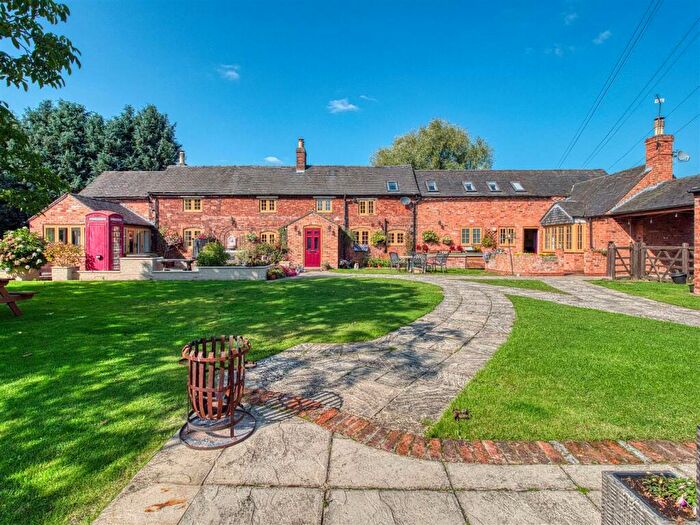 6 Bedroom Character Property For Sale In Potlocks Farm, Heath Lane, Findern, DE65