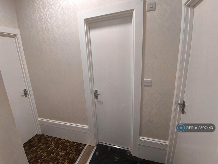 2 Bedroom Flat To Rent In Manor Road, London, N16