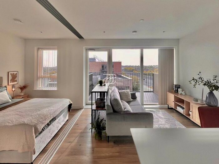 Studio To Rent In Blenheim Mansions, London, N8