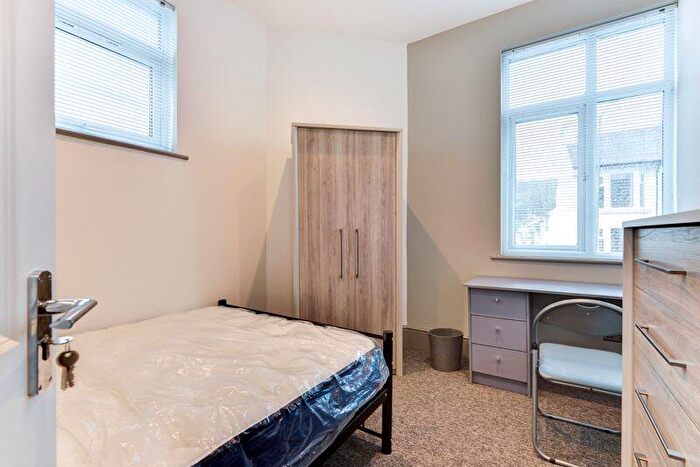 1 Bedroom End Of Terrace House To Rent In Sutherland Road, Brighton, BN2
